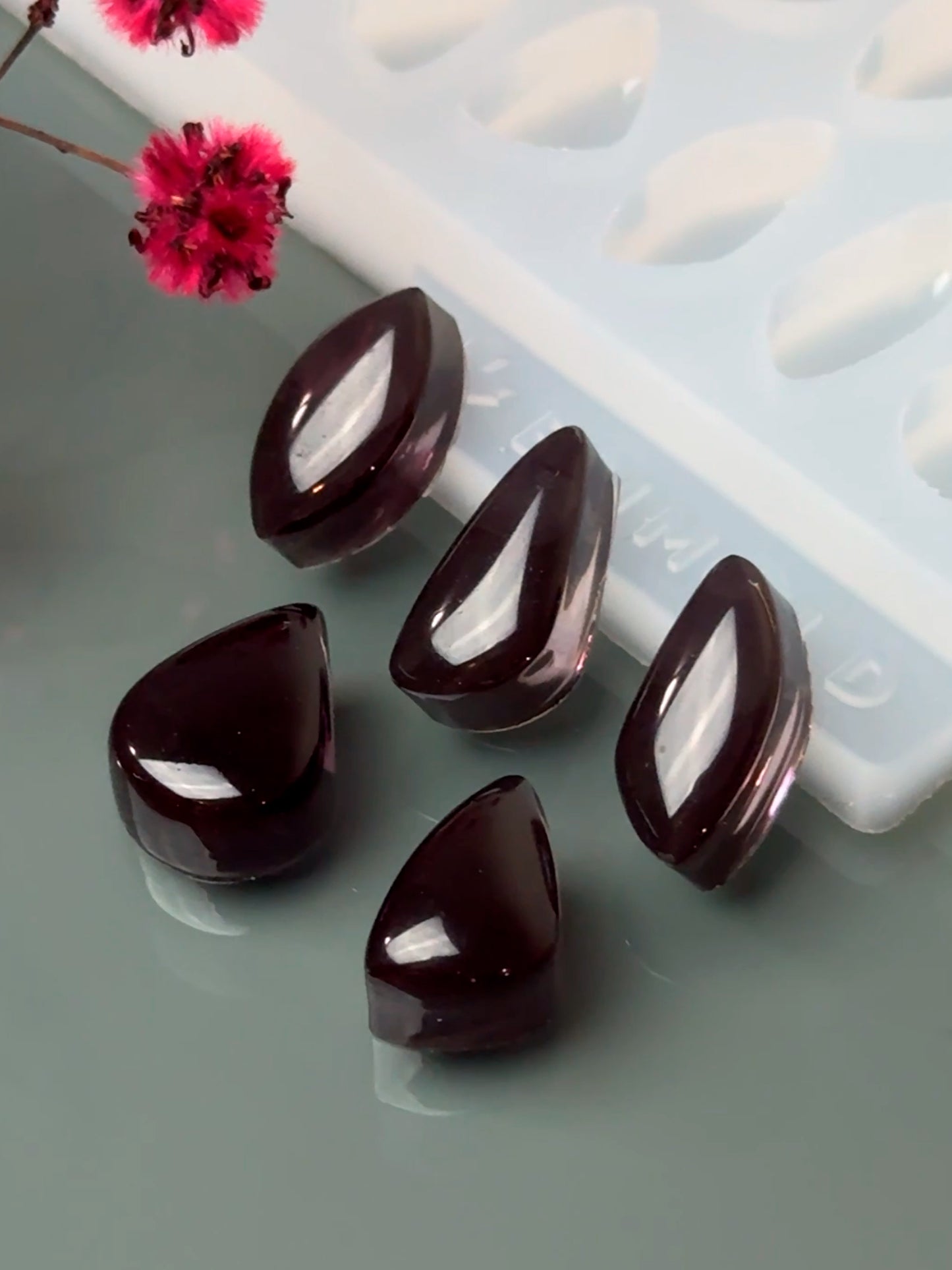 Teardrop Resin Mold 59-in-1 Silicone Mold with Glossy Finish – Perfect for Earrings, Pendants & Charms